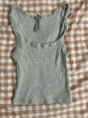 Skims Gray Ribbed Tank Top - Women